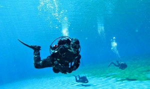 Scuba divers in Clear Lake, OR